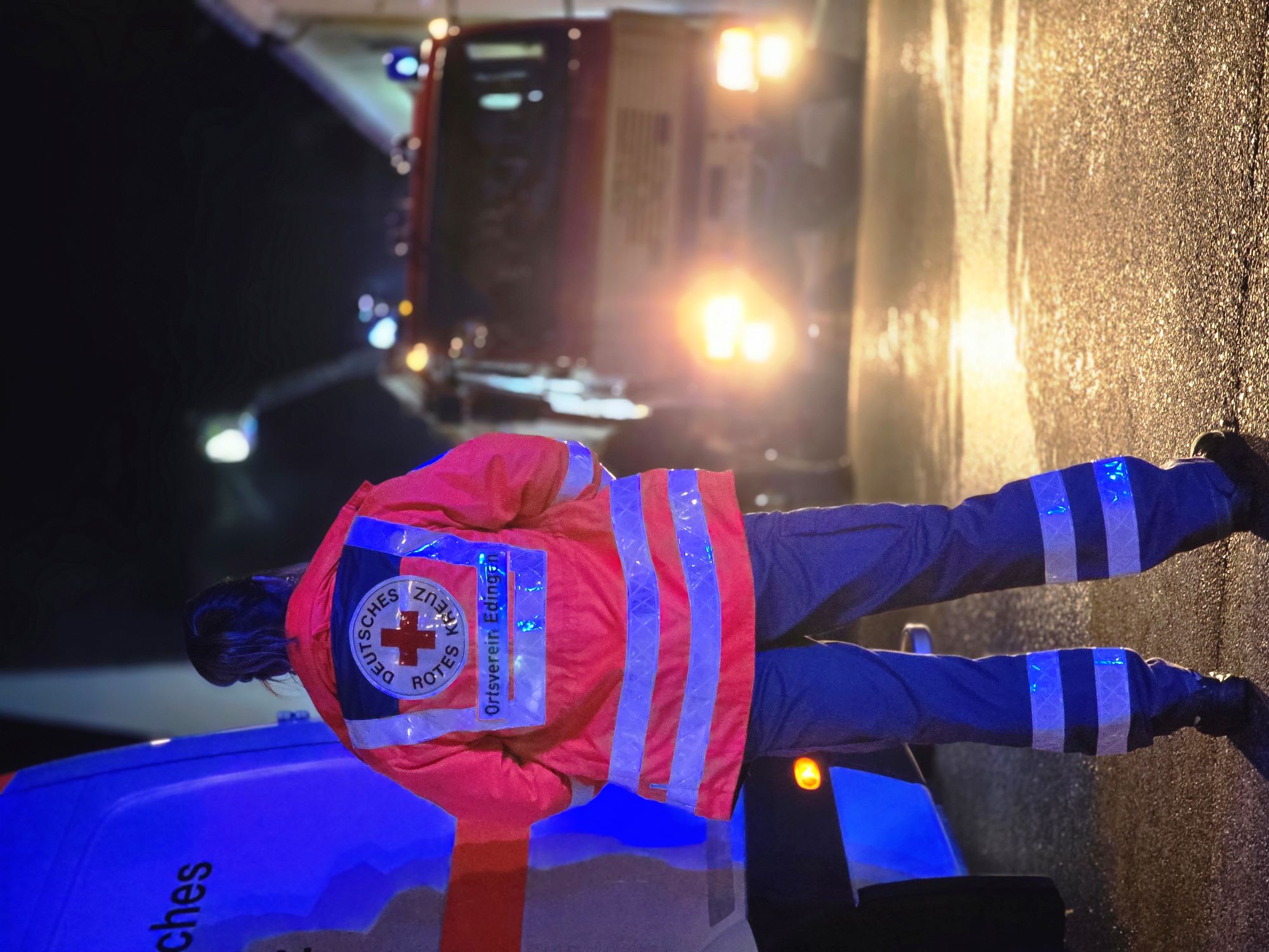 DRK Edingen hilft bei Feuerwehreinsatz in Edingen
