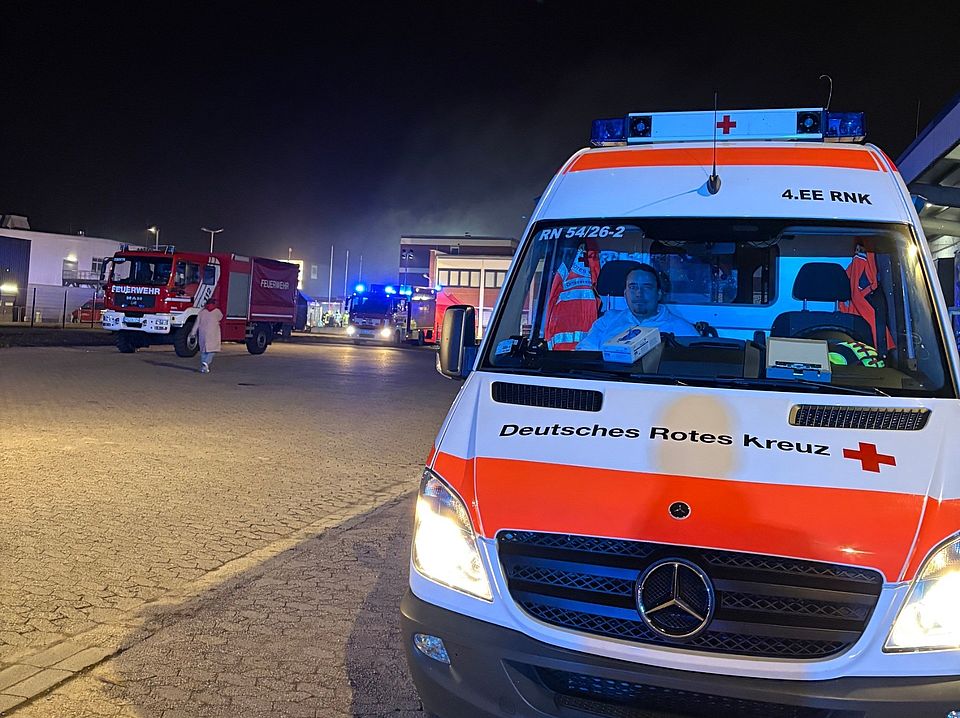 DRK Edingen bei Feuerwehreinsatz DRK Edingen bei Feuerwehreinsatz