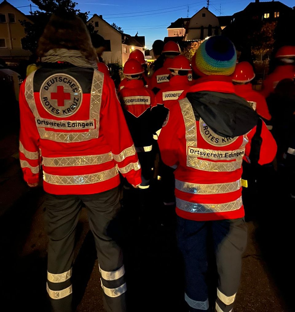DRK Edingen bei Martinsumzug in Neckarhausen DRK Edingen bei Martinsumzug in Neckarhausen