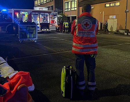 DRK Edingen sichert Brandeinsatz am 15. Juni 2026 in der Gemeinde sanitätsdienstlich ab