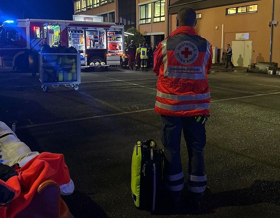 DRK Edingen sichert Brandeinsatz am 15. Juni 2026 in der Gemeinde sanitätsdienstlich ab