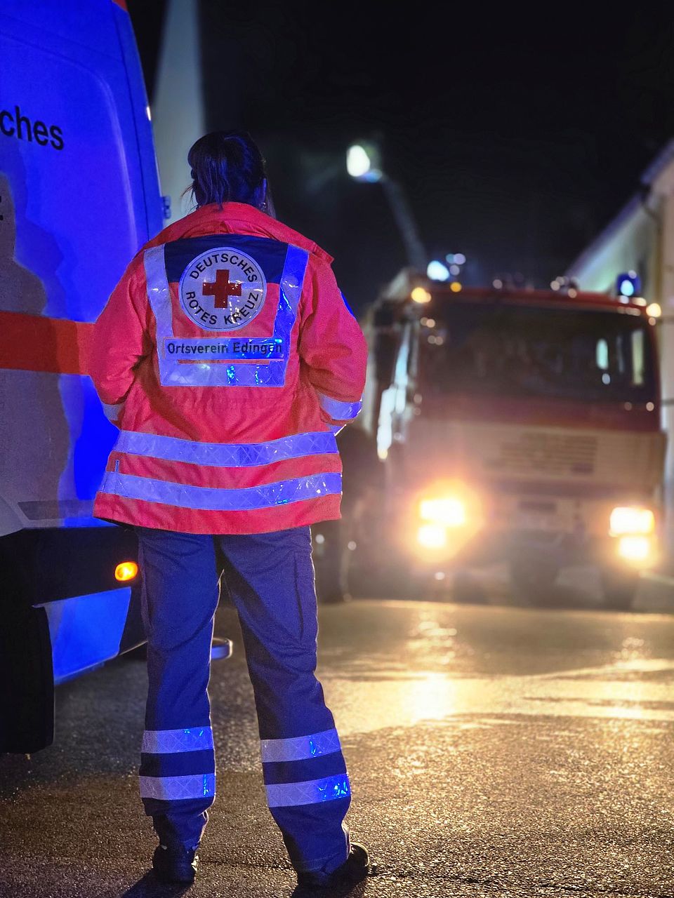 DRK Edingen hilft bei Feuerwehreinsatz in Edingen